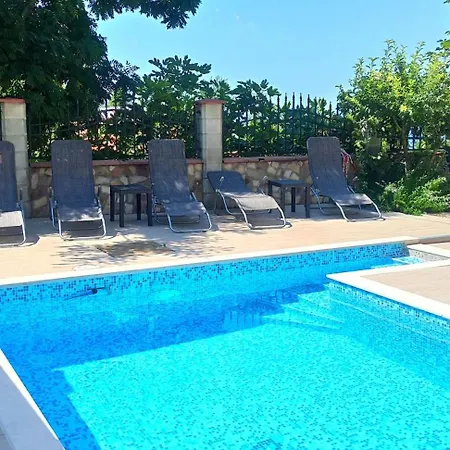 Arode Ovidius Villa *