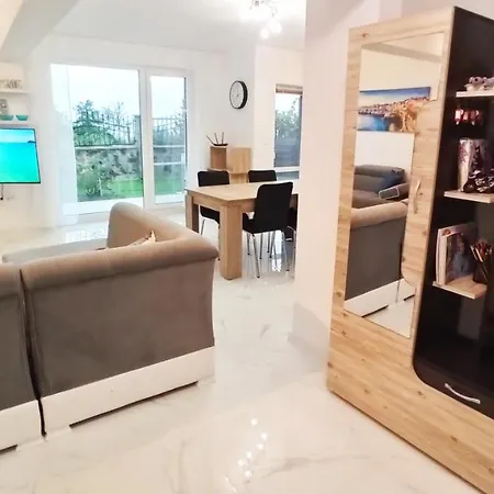 ヴィラ Arode Ovidius *